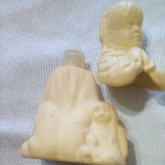 Vintage Avon Collectible First Prayer Figurine Perfume with Cologne. 3oz Bottle - Picture 4 of 4